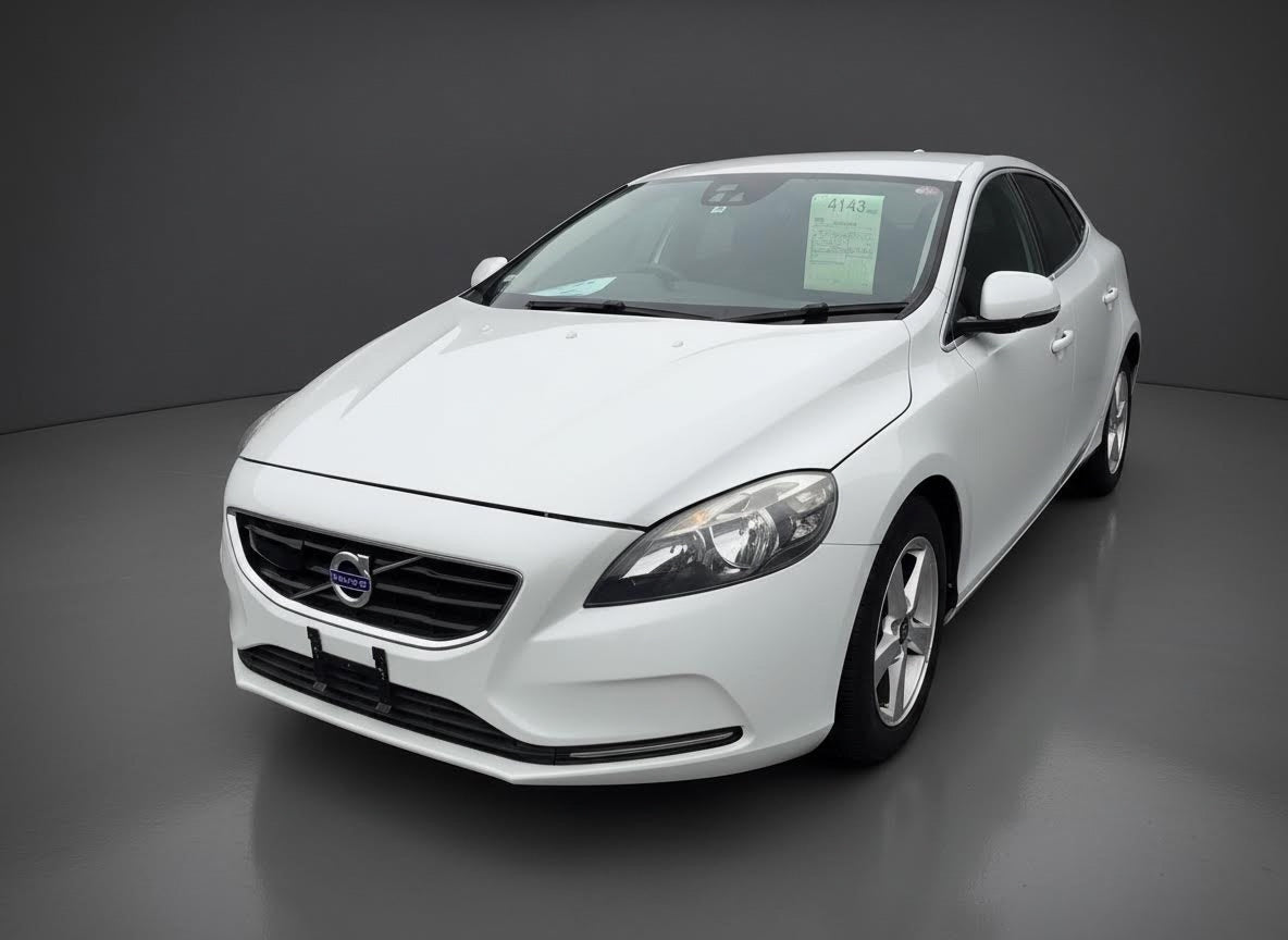 VOLVO V40 T4 2015 V1MV485BF2252195 26,583 miles