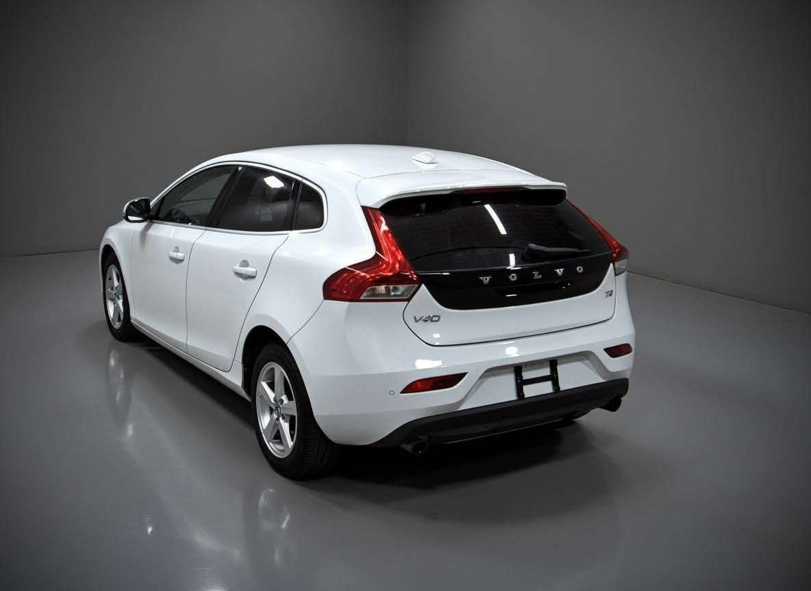 VOLVO V40 T4 2015 V1MV485BF2252195 26,583 miles